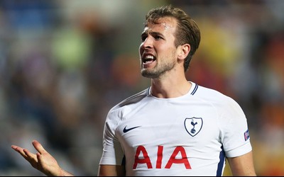 维基体育焦点-于帕梅卡诺被哈兰德撞飞